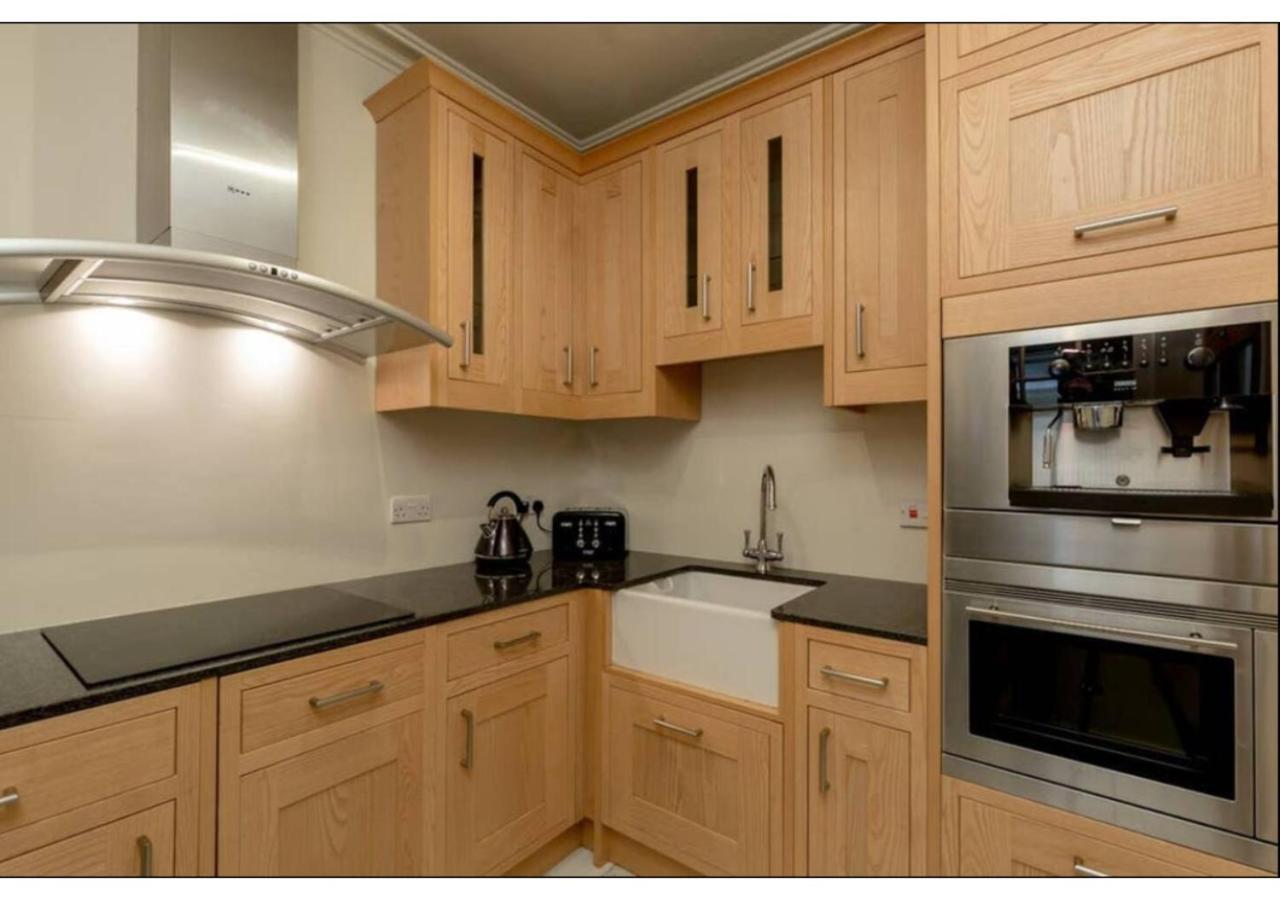 Joivy Boutique Apt With Patio In New Town Edinburgh Exterior photo