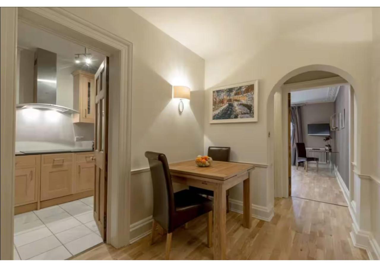 Joivy Boutique Apt With Patio In New Town Edinburgh Exterior photo